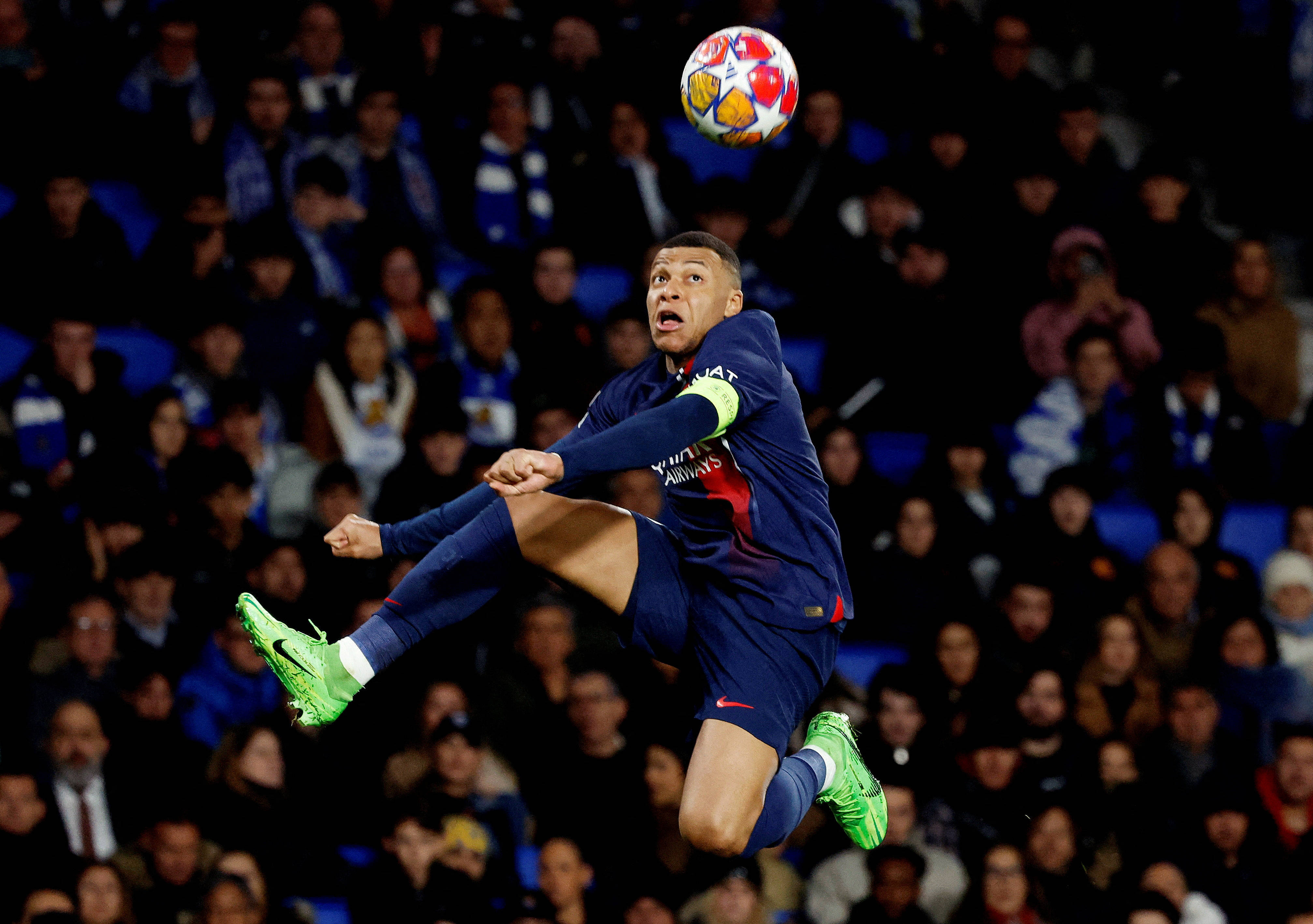 法国足球联赛上演大逆转,里昂队追赶巴黎圣日耳曼的简单介绍 法国足球联赛上演大逆转,里昂队追赶巴黎圣日耳曼的简单介绍